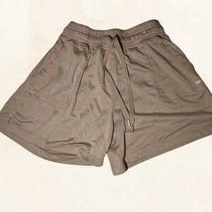Legend Drawstring Shorts | Size Medium | Minimal Wear